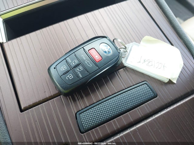 Toyota SIENNA XLE 2024 5TDYRKEC7RS202948 Image 11