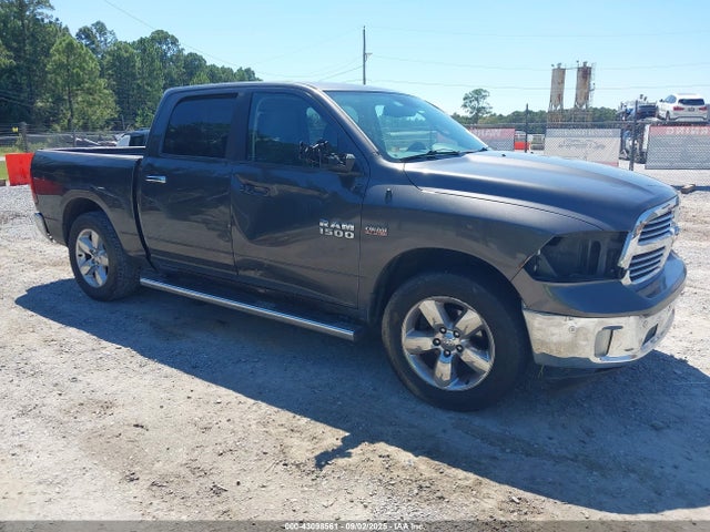 2015 RAM 1500 1C6RR6LT9FS522703 Photo 0