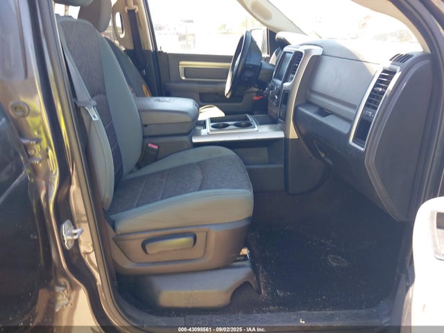 2015 RAM 1500 1C6RR6LT9FS522703 Photo 4