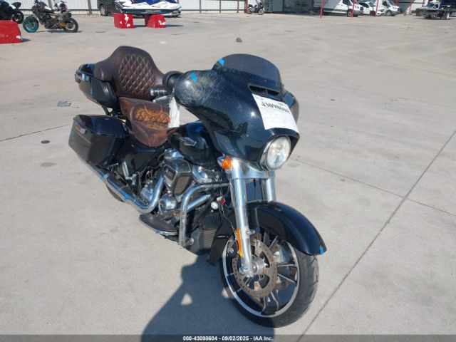 2022 HARLEY-DAVIDSON FLHX 1HD1KBC16NB650671