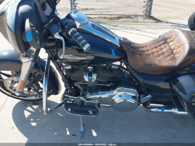 2022 HARLEY-DAVIDSON FLHX 1HD1KBC16NB650671 Photo 8