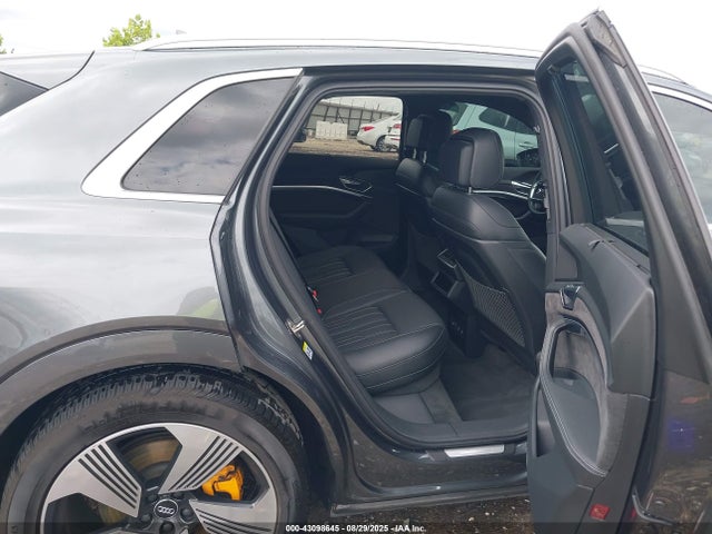 2019 AUDI E-TRON WA1VAAGEXKB007405 Photo 7