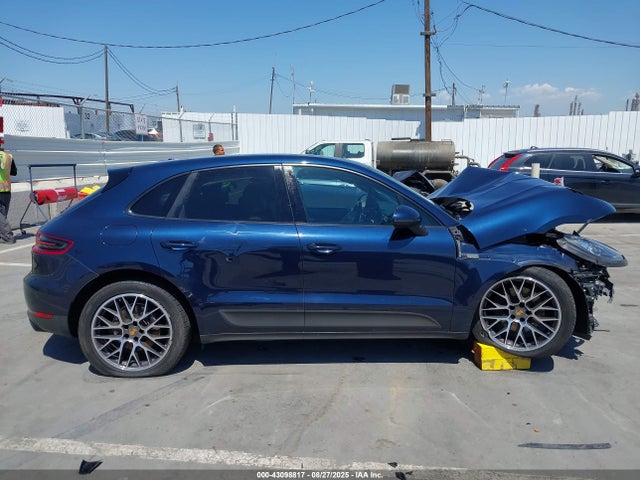 Porsche Macan 2018 WP1AA2A52JLB14796 Image 14