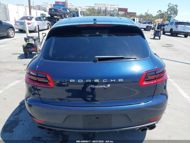 Porsche Macan 2018 WP1AA2A52JLB14796 Image 17
