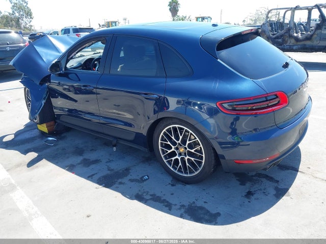 Porsche Macan 2018 WP1AA2A52JLB14796 Image 3