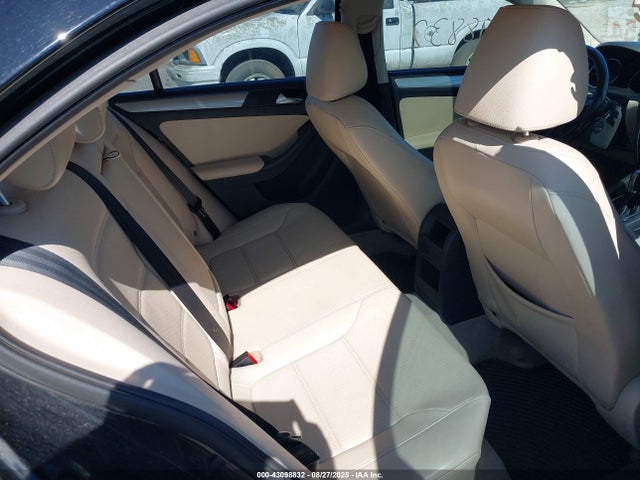 3VWD17AJ9FM319821 Volkswagen 1.8t