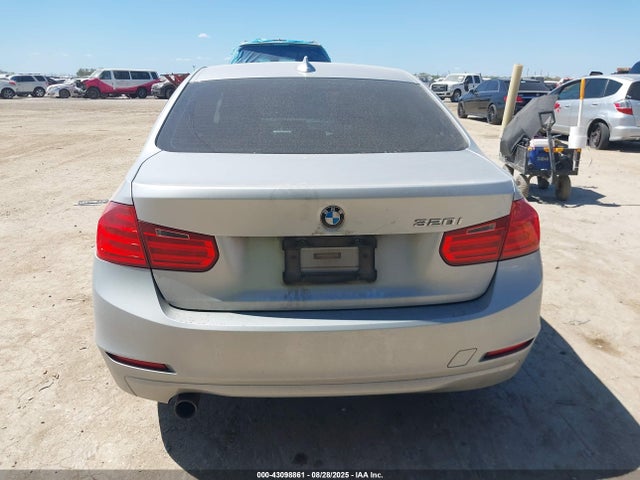 WBA3B1C5XEK134592 BMW 320i