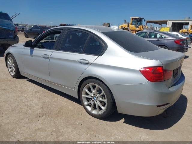 WBA3B1C5XEK134592 BMW 320i