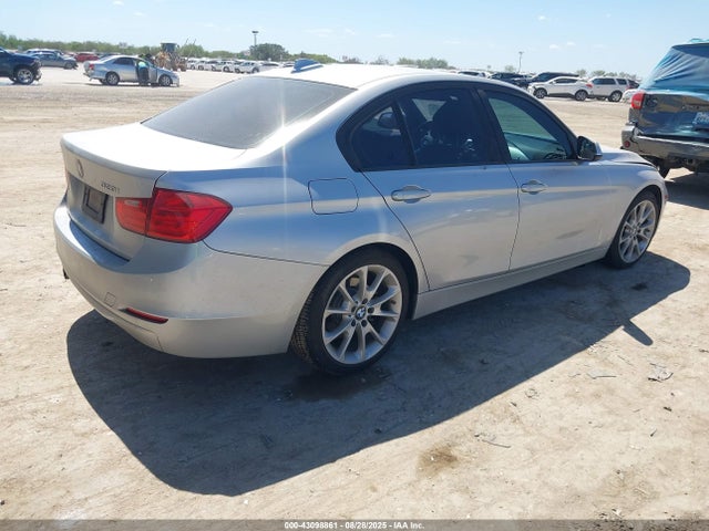 WBA3B1C5XEK134592 BMW 320i