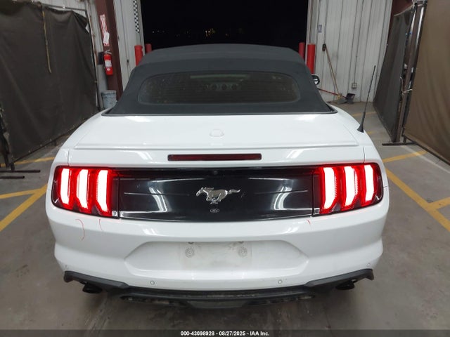 Ford 2.3l 4v premium fuel 2018 1FATP8UH1J5145274 Image 16