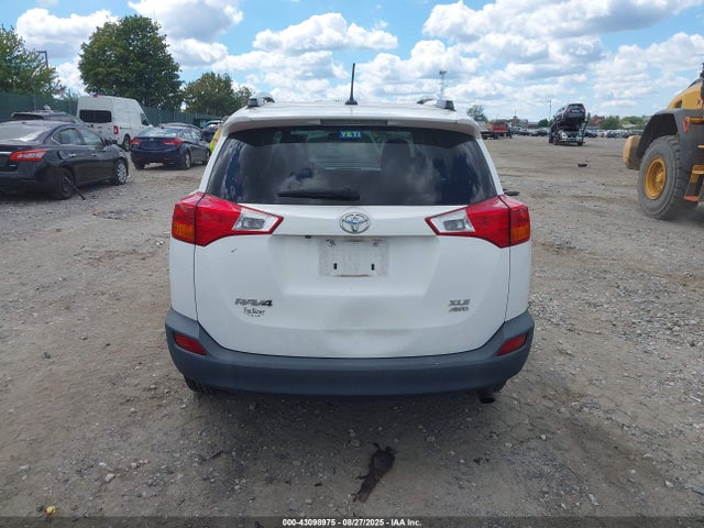 Toyota 2ar-fe 2015 2T3RFREV7FW257272 Image 16