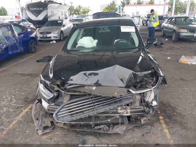 Ford 2016 2016 3FA6P0HD2GR281327 Image 12