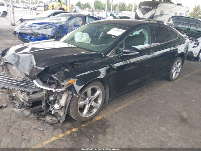 Ford 2016 2016 3FA6P0HD2GR281327 Image 2