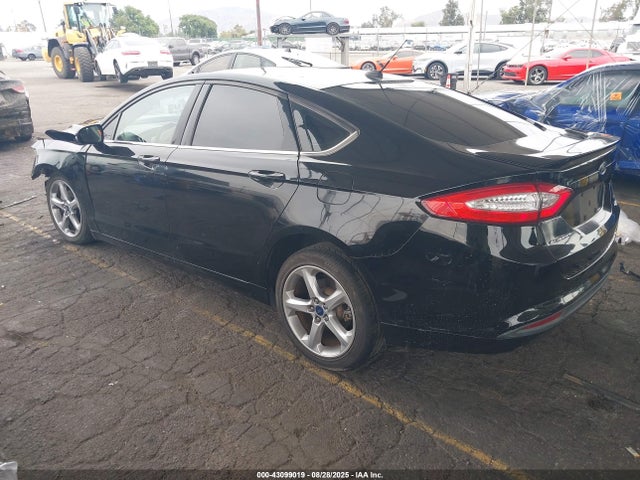 Ford 2016 2016 3FA6P0HD2GR281327 Image 3
