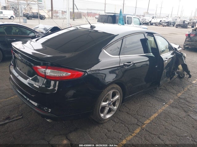 Ford 2016 2016 3FA6P0HD2GR281327 Image 4