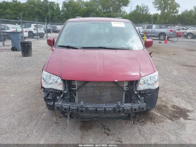 2C4RC1BG0GR188050 Chrysler Town and Country