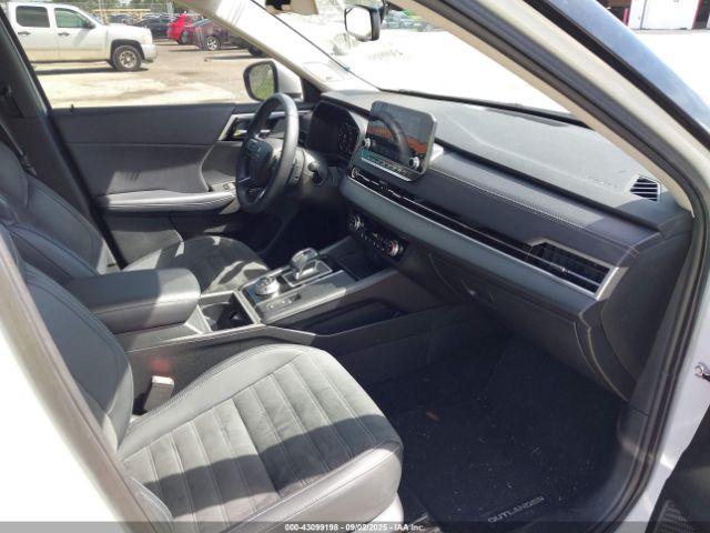 2024 MITSUBISHI OUTLANDER JA4J3VA89RZ019582 Photo 4