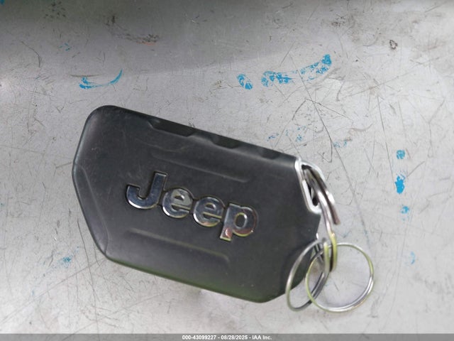 1C4HJXDG7NW174409 Jeep 2022