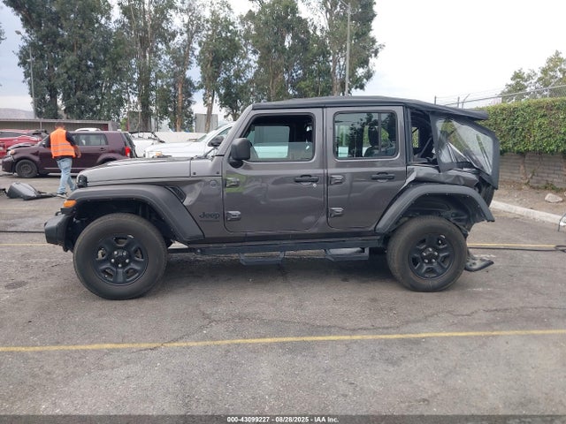 1C4HJXDG7NW174409 Jeep 2022
