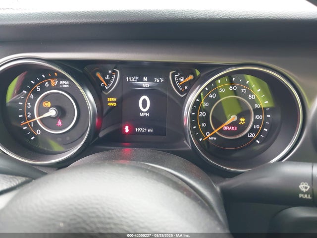 1C4HJXDG7NW174409 Jeep 2022