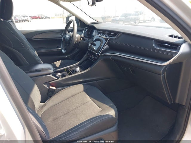 1C4RJKAG5P8799300 Jeep GRAND CHEROKEE L