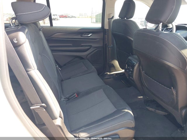 1C4RJKAG5P8799300 Jeep GRAND CHEROKEE L