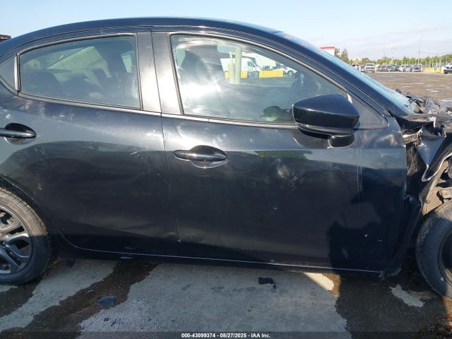 3MYDLBYV8KY500521 Toyota p5v