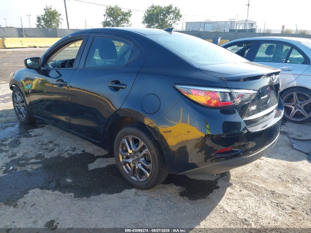 3MYDLBYV8KY500521 Toyota p5v