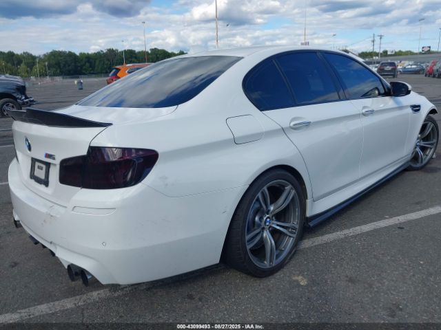 2013 BMW M5 WBSFV9C52DC773928 Photo 3