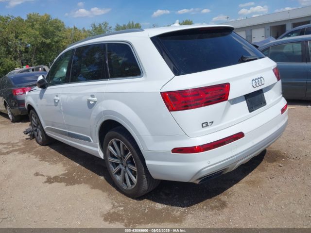 2018 AUDI Q7 WA1LAAF71JD049149 Photo 2