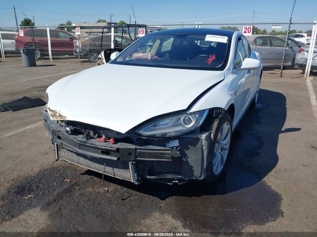 2014 TESLA MODEL S 5YJSA1H13EFP37940 Photo 1