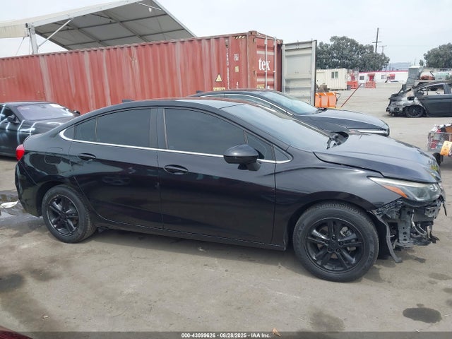 1G1BE5SM5H7206885 Chevrolet Cruze Lt Auto