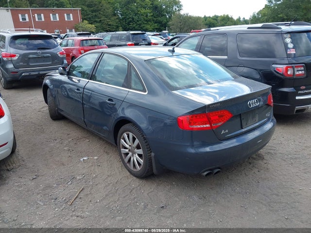 2010 AUDI A4 WAUHFAFLXAN017320 Photo 2