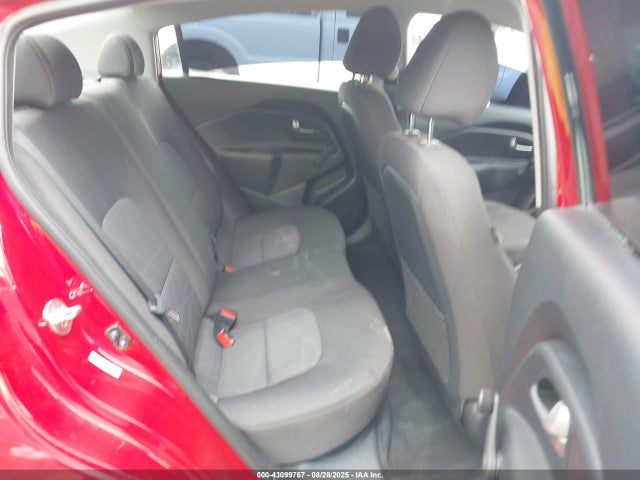 KNADM4A38H6114131 KIA Rio