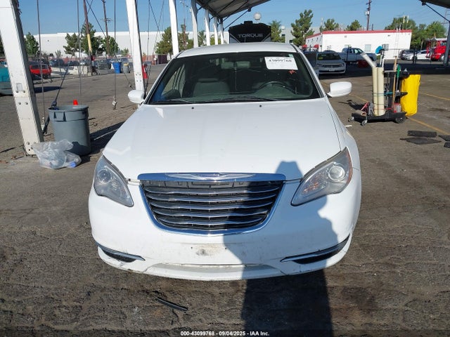 2013 Chrysler 200 Touring მანქანა იყიდება აუქციონზე, vin: 1C3CCBBB3DN574393, აუქციონის ნომერი: 43099768