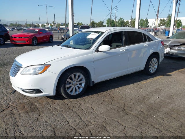 2013 Chrysler 200 Touring მანქანა იყიდება აუქციონზე, vin: 1C3CCBBB3DN574393, აუქციონის ნომერი: 43099768