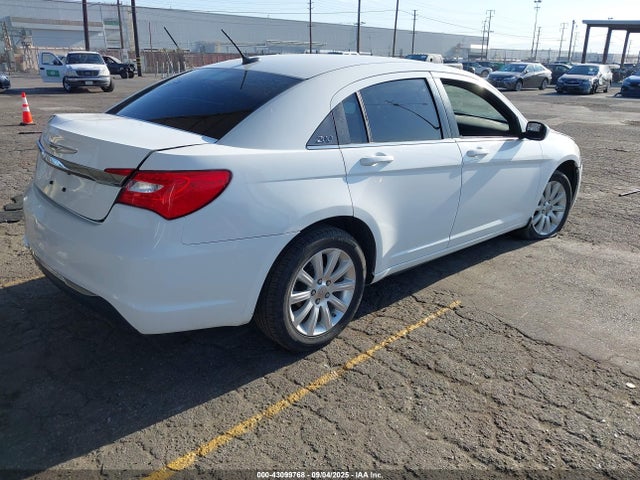 2013 Chrysler 200 Touring მანქანა იყიდება აუქციონზე, vin: 1C3CCBBB3DN574393, აუქციონის ნომერი: 43099768