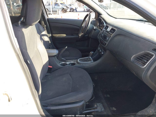2013 Chrysler 200 Touring მანქანა იყიდება აუქციონზე, vin: 1C3CCBBB3DN574393, აუქციონის ნომერი: 43099768