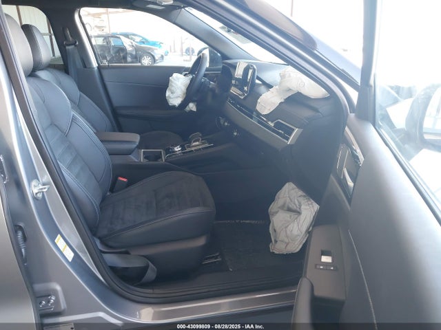 2023 MITSUBISHI OUTLANDER JA4J3UA85PZ043479 Photo 4