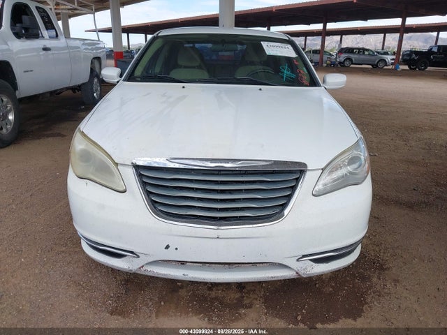 1C3CCBBB3EN197873 Chrysler 200