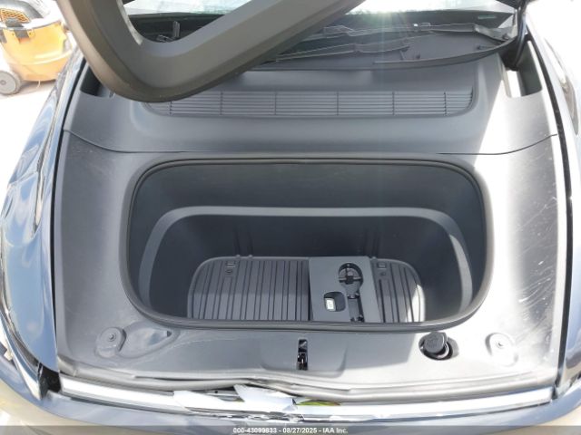 2026 TESLA MODEL Y 7SAYGDEE9TA399944 Photo 9