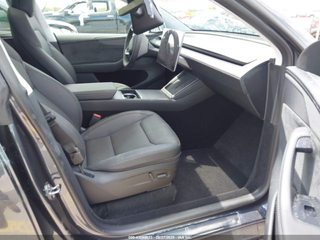 2026 TESLA MODEL Y 7SAYGDEE9TA399944 Photo 4
