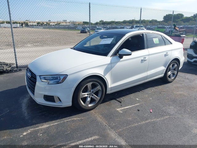 2018 AUDI A3 WAUAUGFF8J1051719 Photo 1