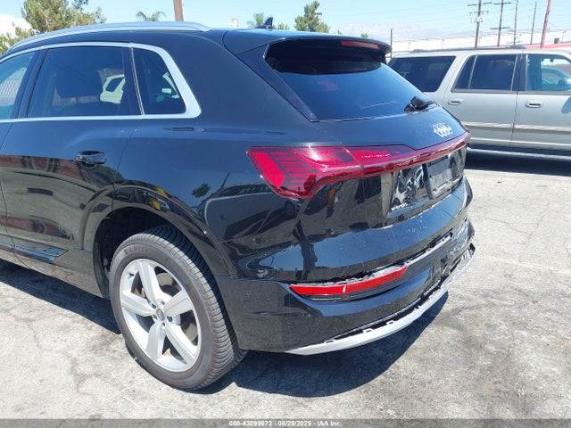 WA1LABGE5KB021077 Audi E-Tron