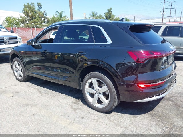 2019 AUDI E-TRON WA1LABGE5KB021077 Photo 2