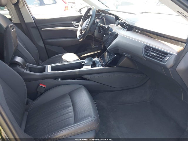 2019 AUDI E-TRON WA1LABGE5KB021077 Photo 4