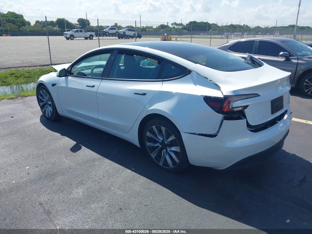 2024 TESLA MODEL 3 5YJ3E1EA5RF752328 Photo 2