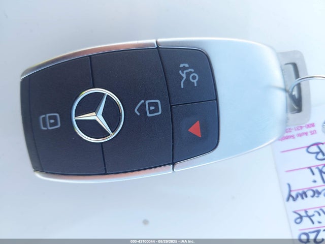 W1K3G4EB5NJ327222 Mercedes-Benz m260