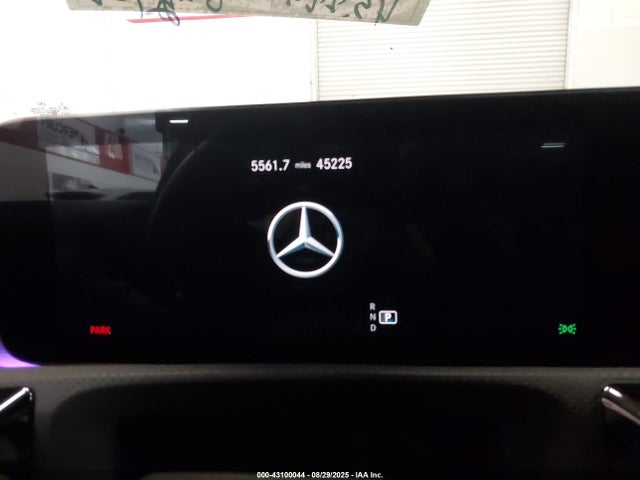 W1K3G4EB5NJ327222 Mercedes-Benz m260
