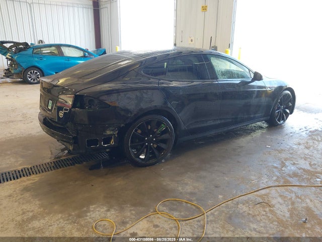2015 TESLA MODEL S 5YJSA1S26FF090484 Photo 3